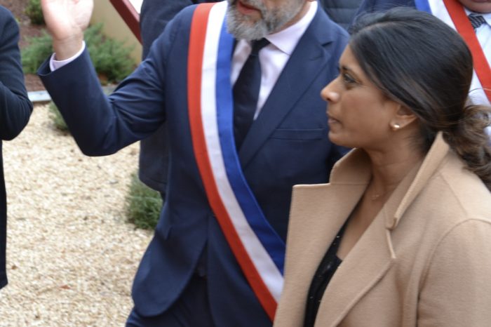 Visite ministérielle du 9 février 2024 - Sur le perron de la porte
Visite ministérielle du 9 février 2024 - Sur le perron de la porte