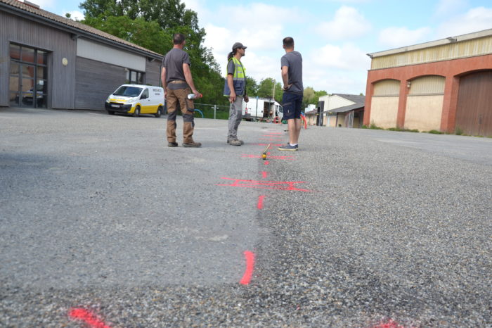 Marquage au sol - marquage future séparation de la cour Marquage au sol - marquage future séparation de la cour