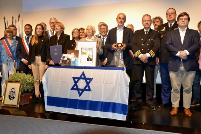 Cérémonie René Escafre - 18 mai 2025 - 5 - Photo avec les autorités Cérémonie René Escafre - 18 mai 2025 - 5 - Photo avec les autorités