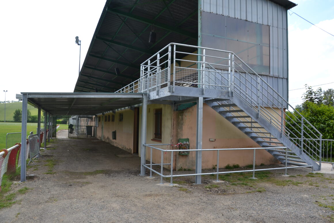 Tribune du stade - mai 2025
