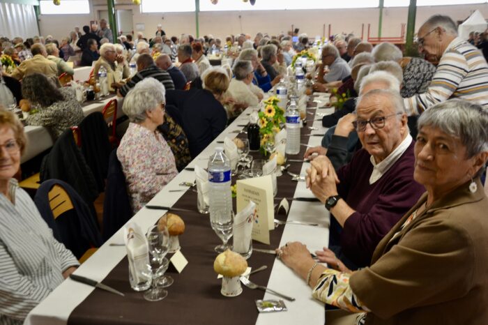 50 ans du Trait d'union - Une table parmi d'autres 50 ans du Trait d'union - Une table parmi d'autres