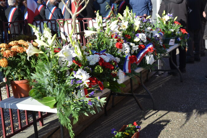 Cérémonie 11 novembre 2025 - Les gerbes Cérémonie 11 novembre 2025 - Les gerbes