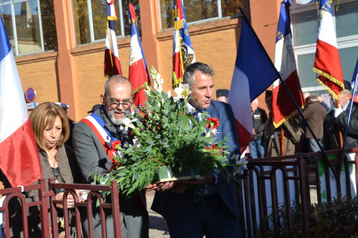 Cérémonie 11 novembre 2025 - Dépôt de la gerbe de la ville de Samatan Cérémonie 11 novembre 2025 - Dépôt de la gerbe de la ville de Samatan