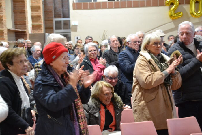 Voeux 2026 - Le public applaudit le dernier discours des voeux du maire
Voeux 2026 - Le public applaudit le dernier discours des voeux du maire