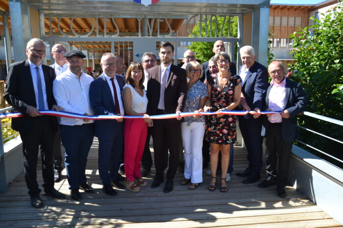 Inauguration écoles Chaze 29 août 2026 - ©Mairie de Samatan - La coupure du ruban