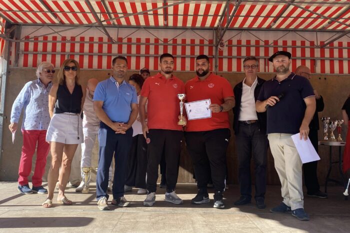 Diplôme de réussite sportive - Le foot lombezien récompensé pour sa montée en division 1
Diplôme de réussite sportive - Le foot lombezien récompensé pour sa montée en division 1