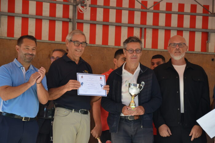Diplôme de réussite sportive - Un trophée pour les féminines du Lombez-Samatan club rugby
